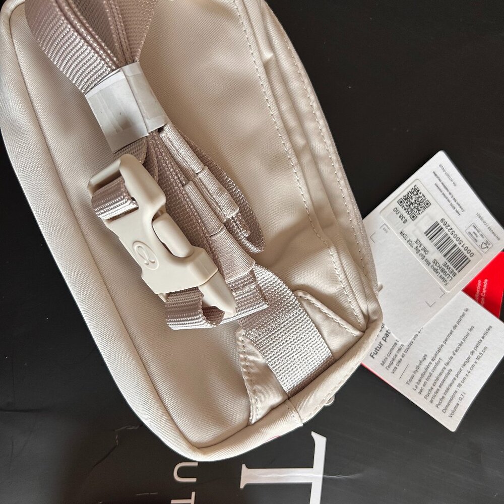 NEW. Lululemon Mini-Belt: Off White - Picture 3 of 12